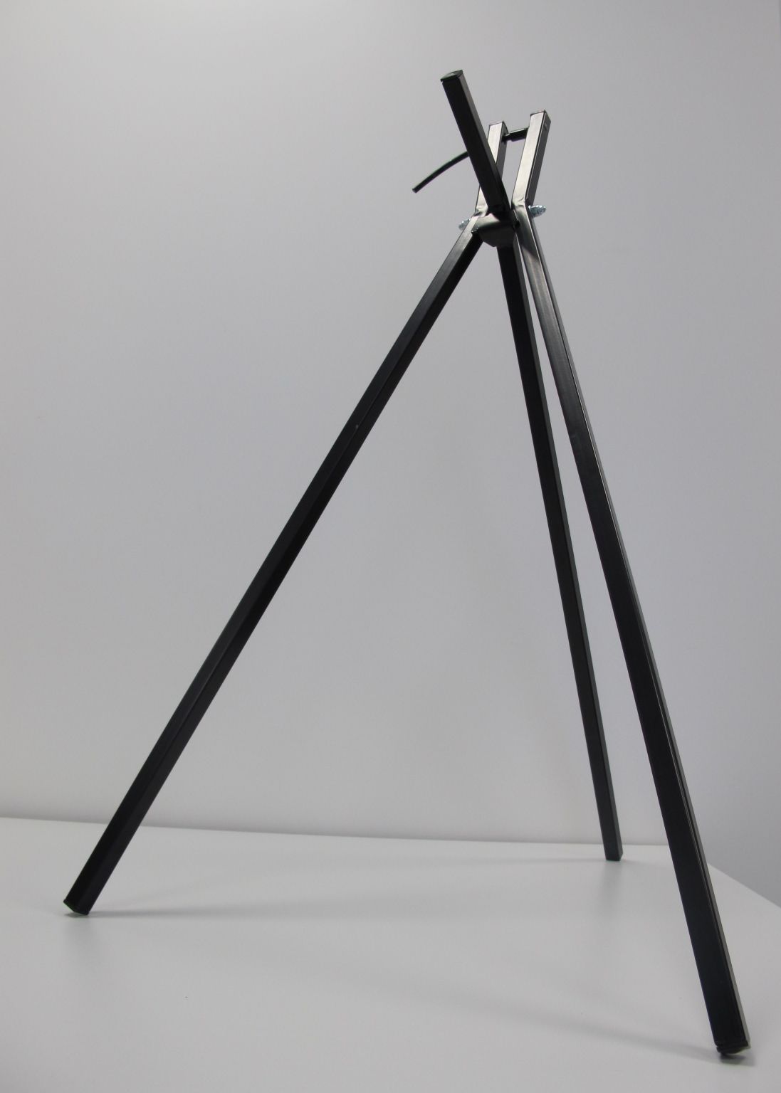 Kranzständer, Quadratrohr, flexibler Klappmechanismus Kranzständer, Quadratrohr, flexibler Klappmechanismus